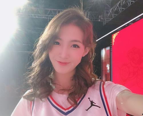 美女主播 甜 娃