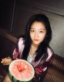 娱乐圈吃瓜关晓彤图片